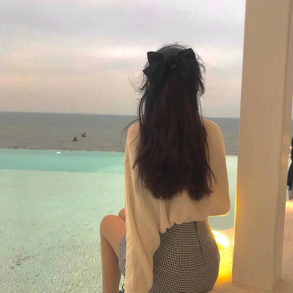 红颜吐珠待君王